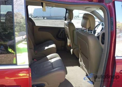 2014 Chrysler Town & Country Touring z USA, uszkodzony, nr VIN 2C4RC1BG5ER293485